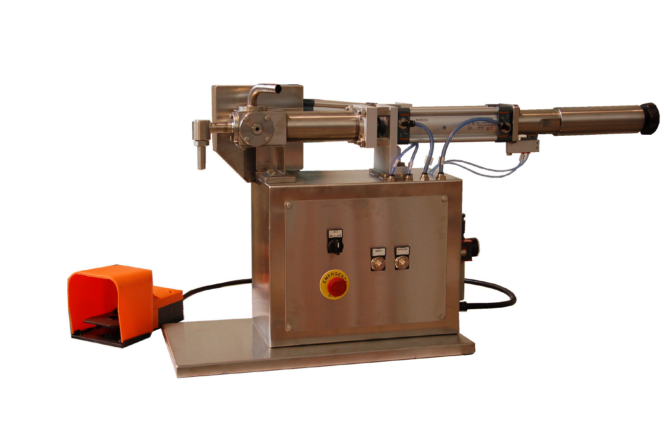 Pneumatic dosing machine with foot lever